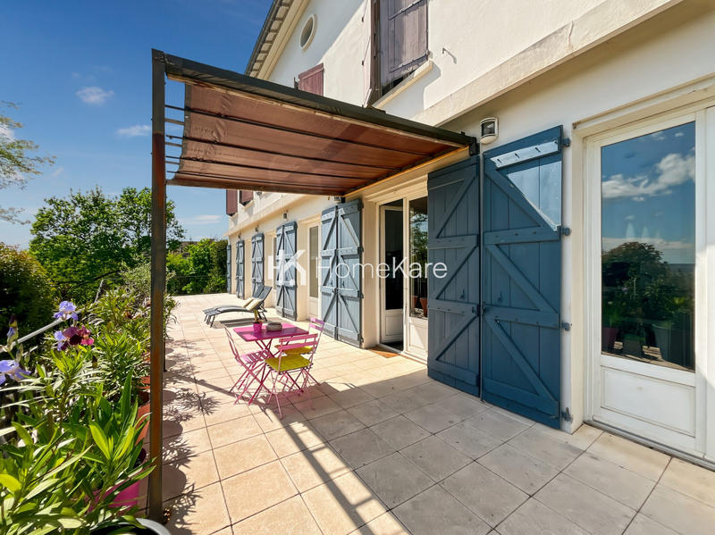 Appartement - 160 m² - 4 pièces