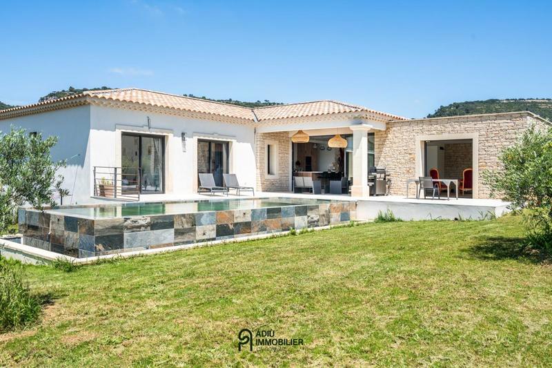 Villa - 182 m² - 6 pièces