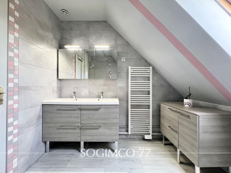 Maison - 119 m² - 7 pièces