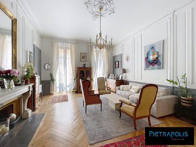 Appartement - 186 m² - 6 pièces