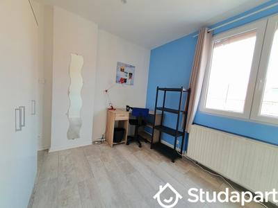 Chambre - 13 m² - 1 pièce