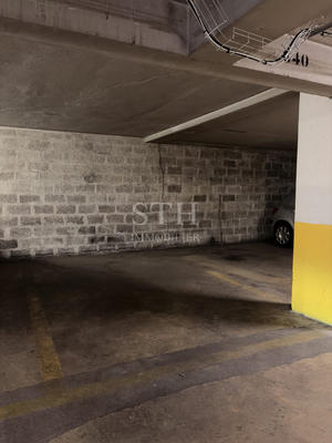 Parking / Garage - 12 m²
