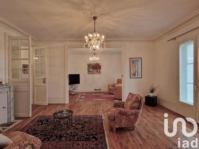 Appartement - 186 m² - 6 pièces