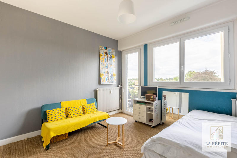 Appartement - 100 m² - 6 pièces