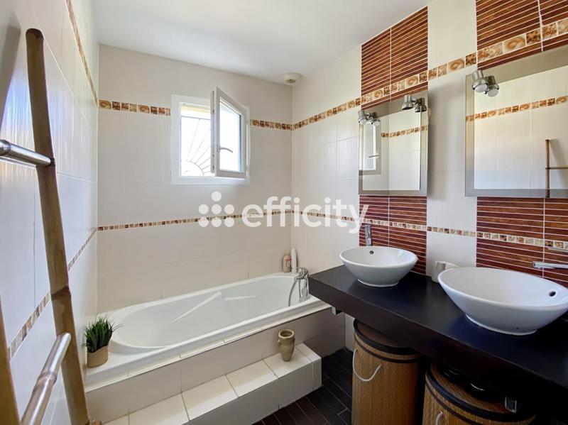 Maison - 134 m² - 5 pièces