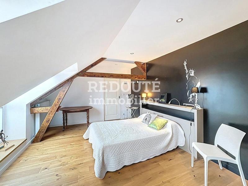 Maison - 212 m² - 6 pièces