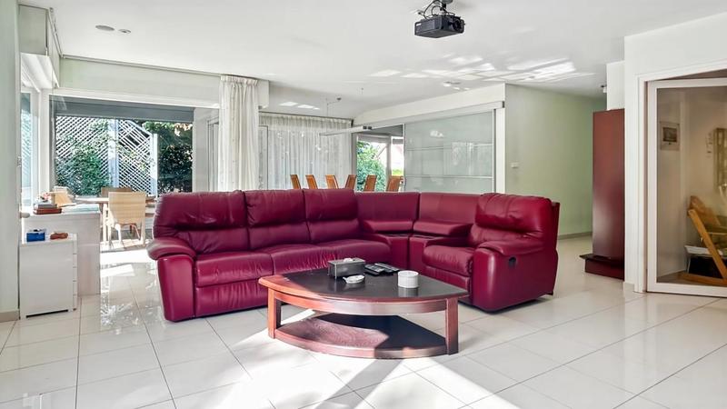 Maison - 168 m² - 7 pièces