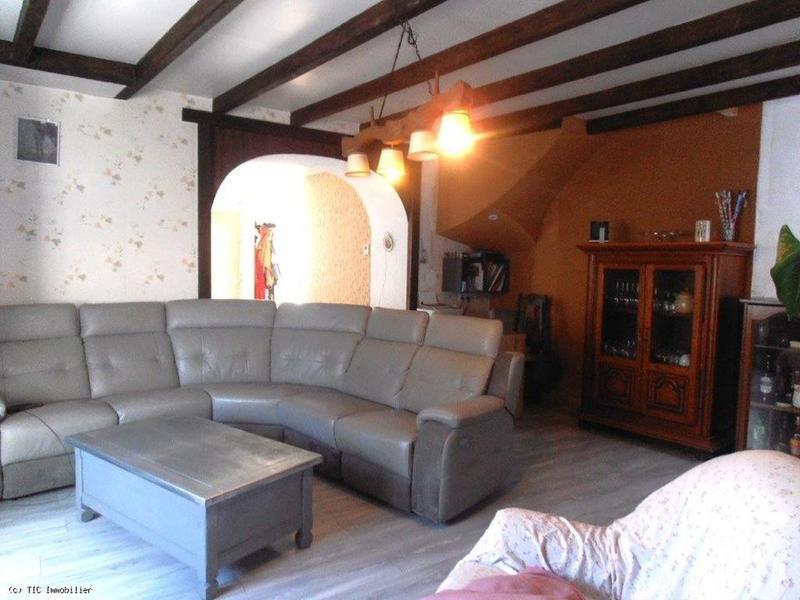 Propriété - 202 m² - 9 pièces