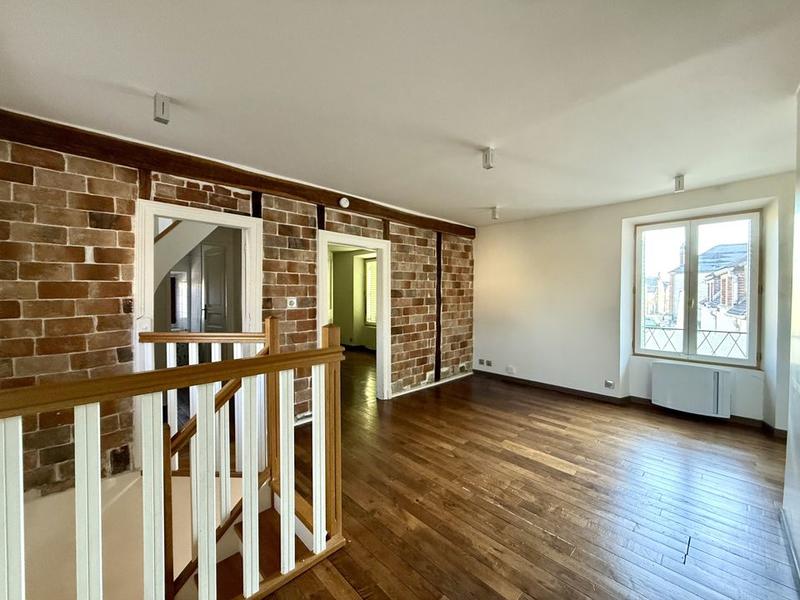 Maison de village - 163 m² - 8 pièces