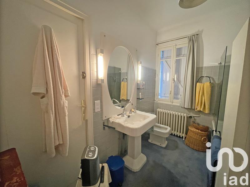 Maison - 200 m² - 8 pièces