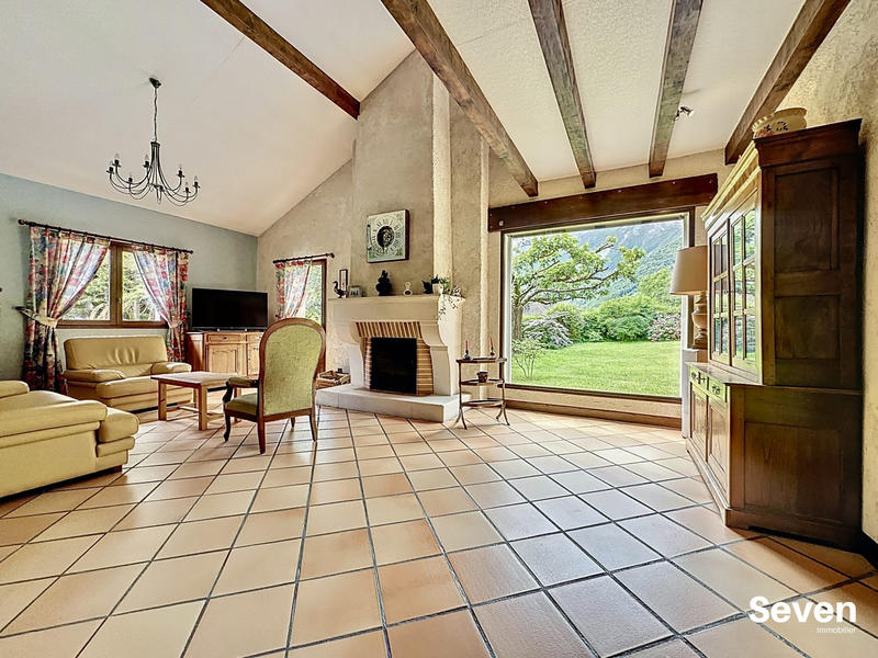 Maison - 158 m² - 6 pièces