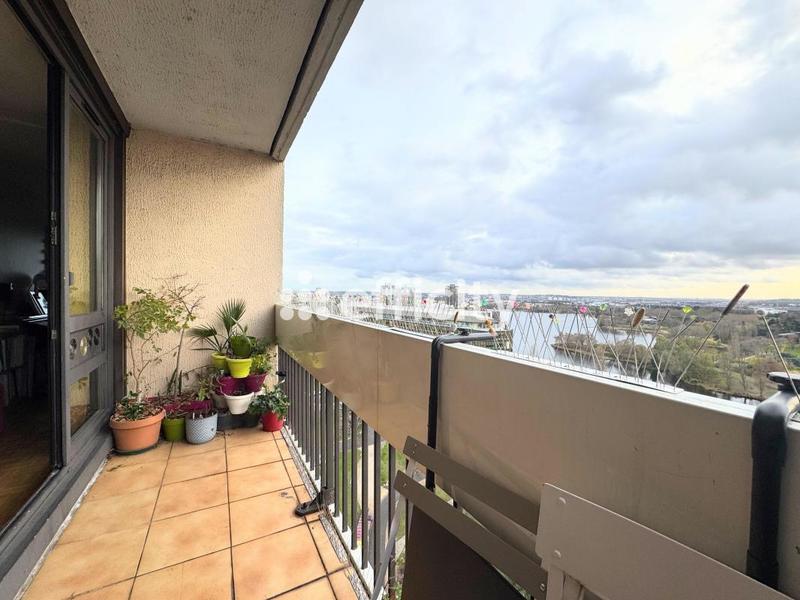 Appartement ancien - 90 m² - 4 pièces