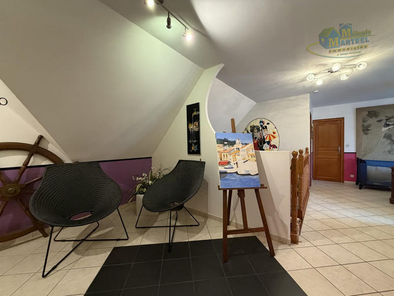 Maison - 220 m² - 10 pièces