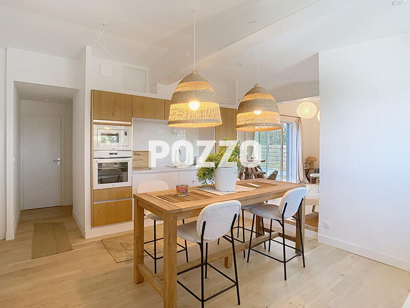 Maison - 170 m² - 8 pièces