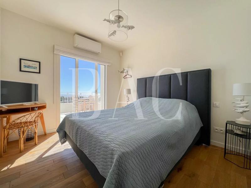 Villa - 270 m² - 8 pièces