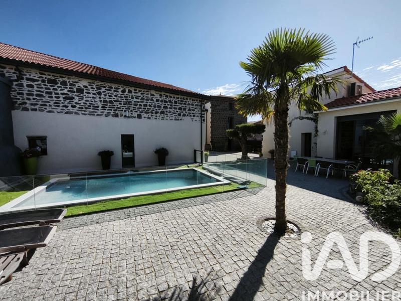 Maison - 300 m² - 10 pièces