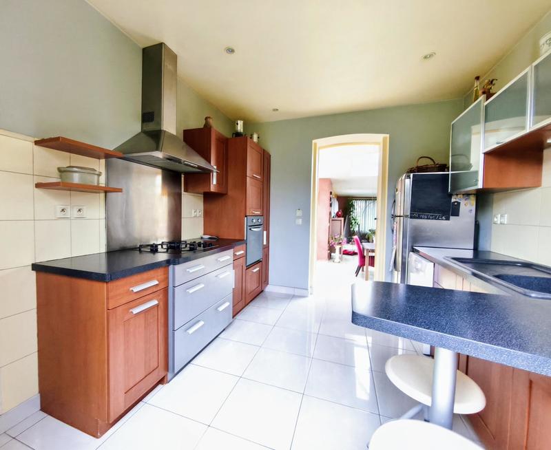 Maison - 245 m² - 8 pièces