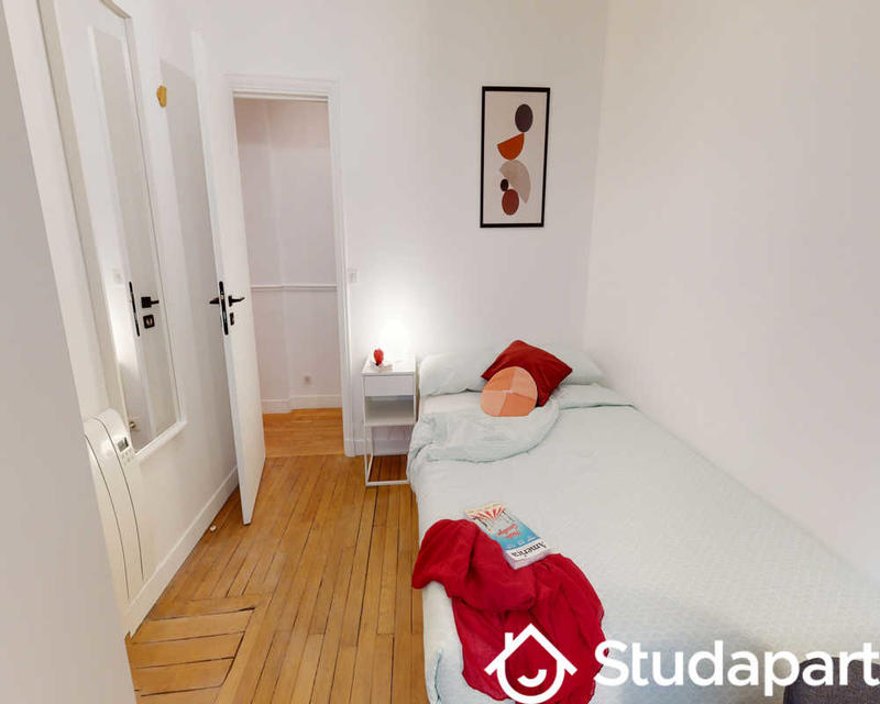 Chambre - 100 m² - 1 pièce