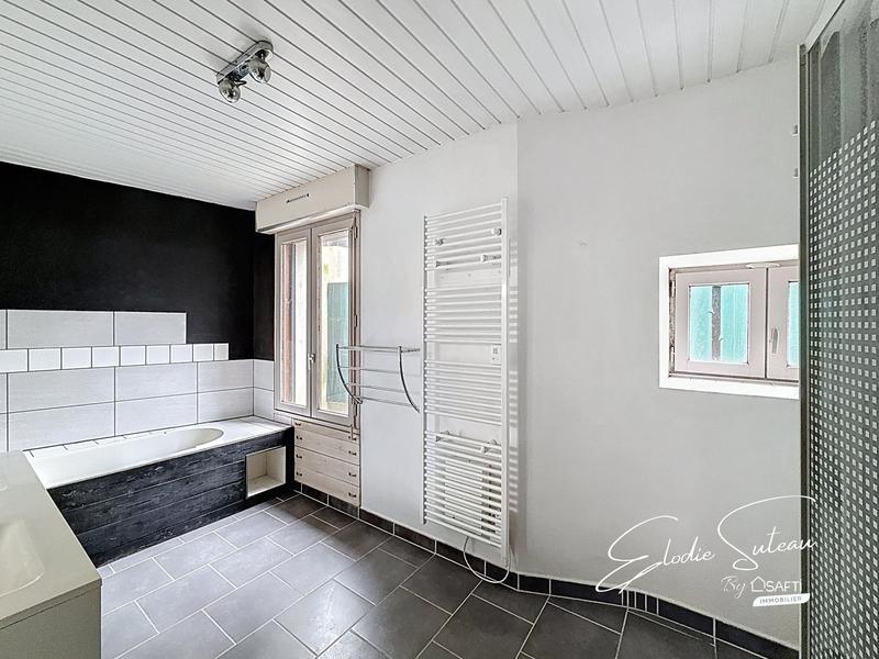 Maison - 94 m² - 4 pièces