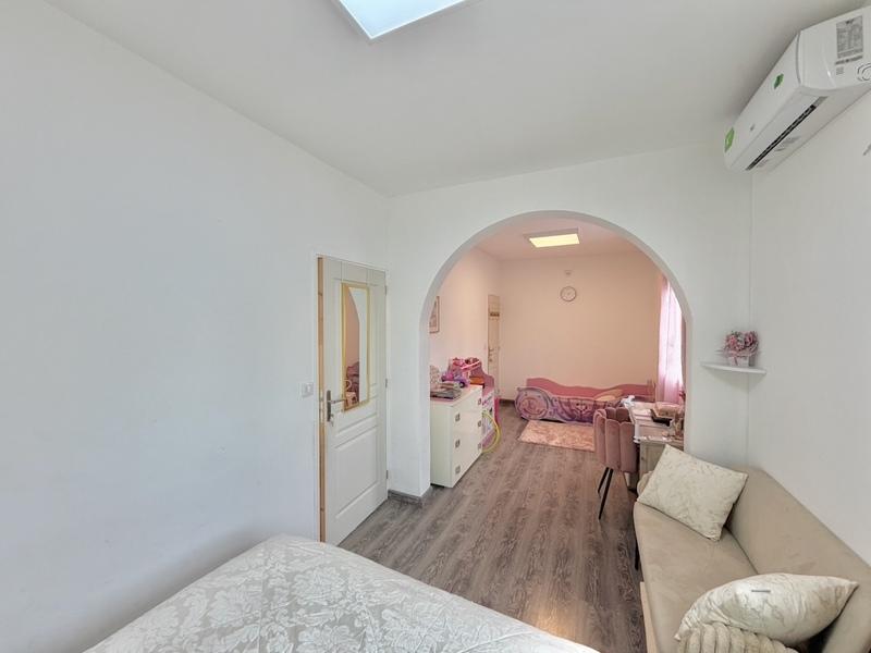 Maison - 255 m² - 8 pièces