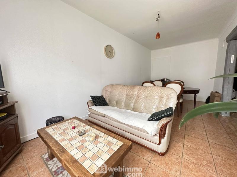 Maison - 218 m² - 13 pièces