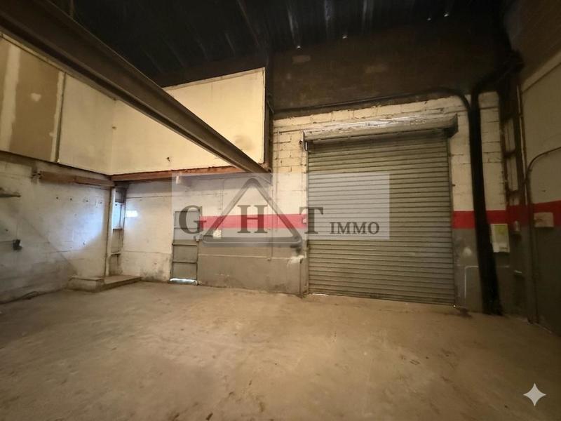 Entrepôt - 700 m²