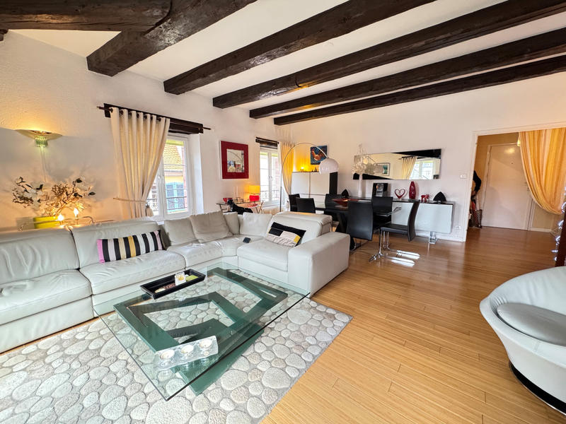 Appartement - 110 m² - 6 pièces