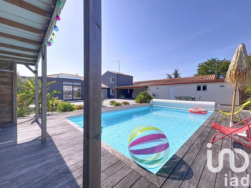 Maison - 185 m² - 8 pièces