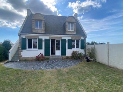 Maison - 93 m² - 5 pièces