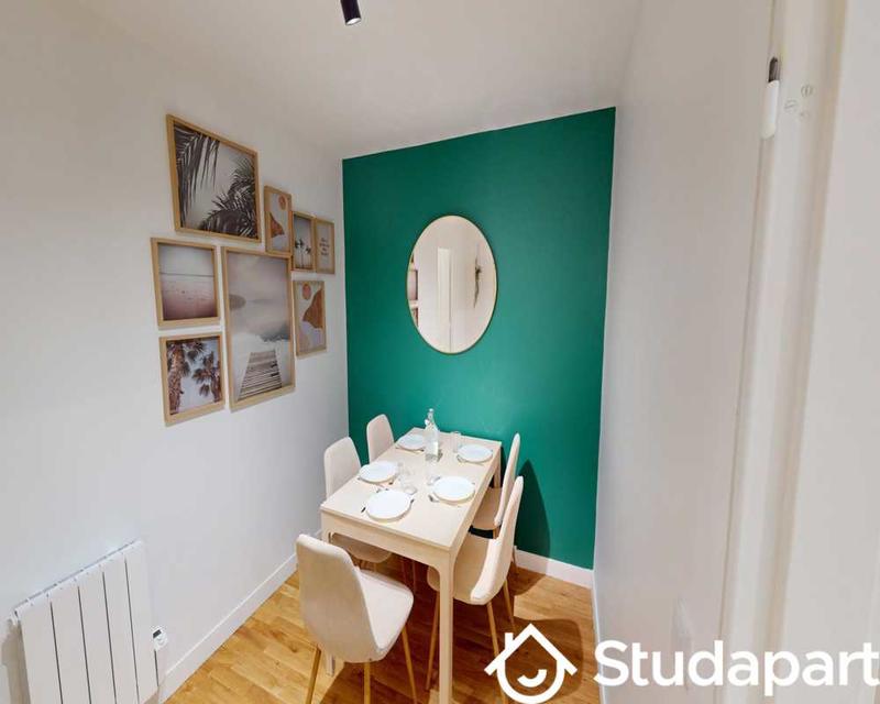 Chambre - 100 m² - 1 pièce