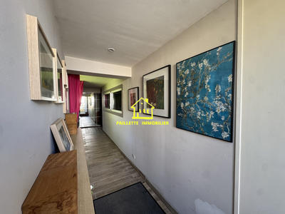 Maison traditionnelle - 355 m² - 7 pièces