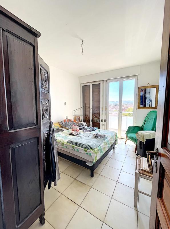 Appartement - 83 m² - 3 pièces