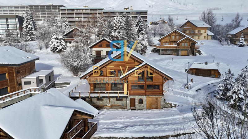 Châlet - 306 m² - 9 pièces