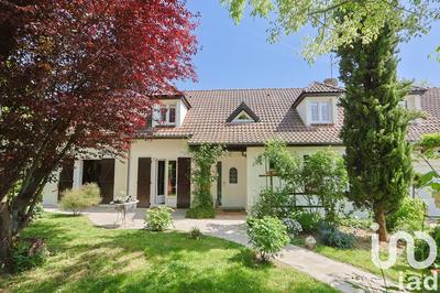 Maison - 203 m² - 9 pièces