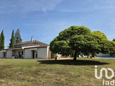 Maison - 310 m² - 12 pièces