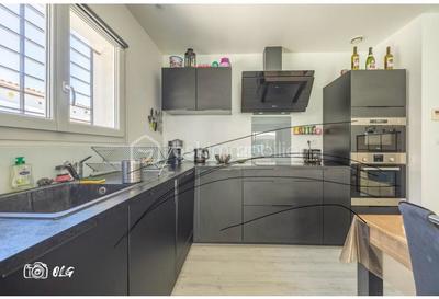 Maison - 97 m² - 5 pièces