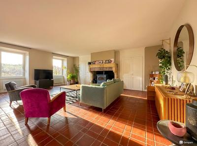 Maison - 357 m² - 11 pièces