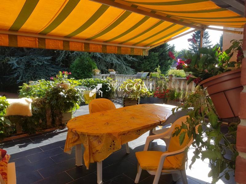 Maison - 245 m² - 10 pièces