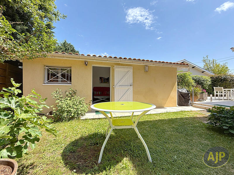 Maison - 104 m² - 4 pièces