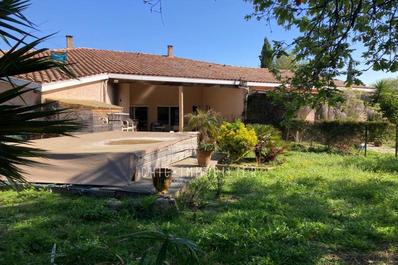 Propriété - 360 m² - 9 pièces