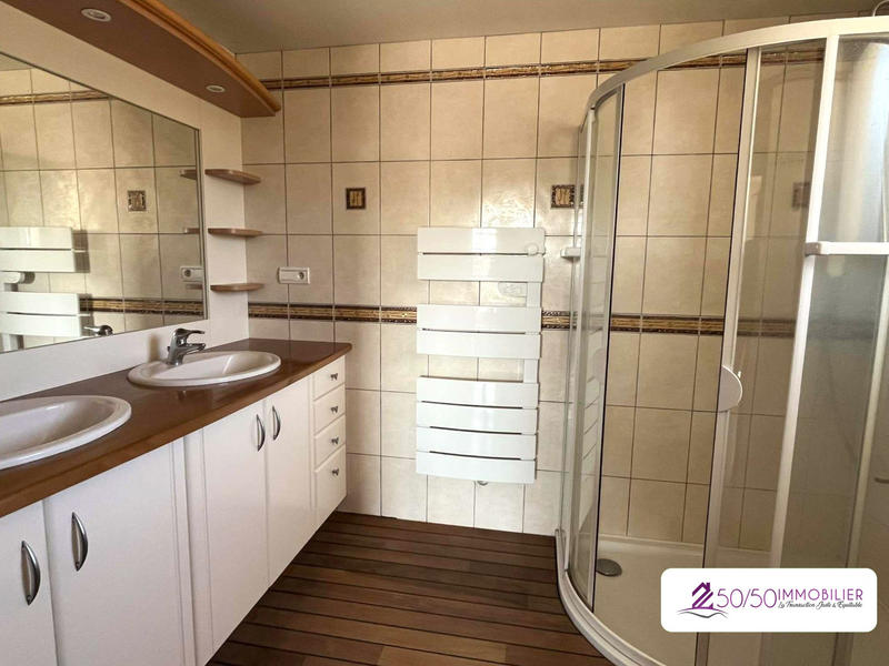 Maison contemporaine - 190 m² - 7 pièces