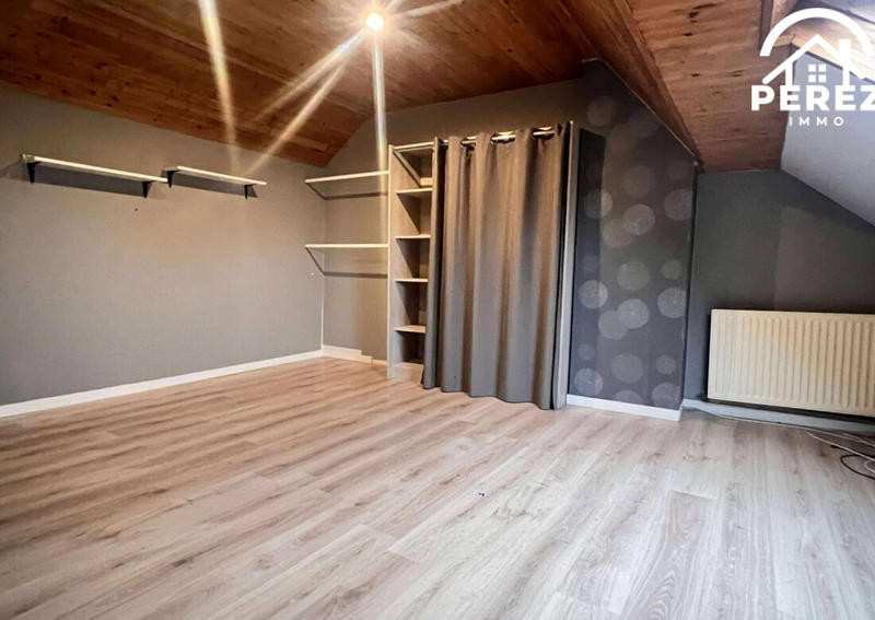 Maison - 202 m² - 8 pièces