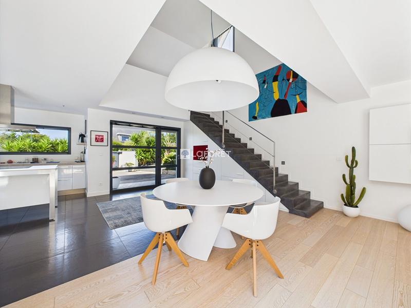 Maison contemporaine - 155 m² - 6 pièces