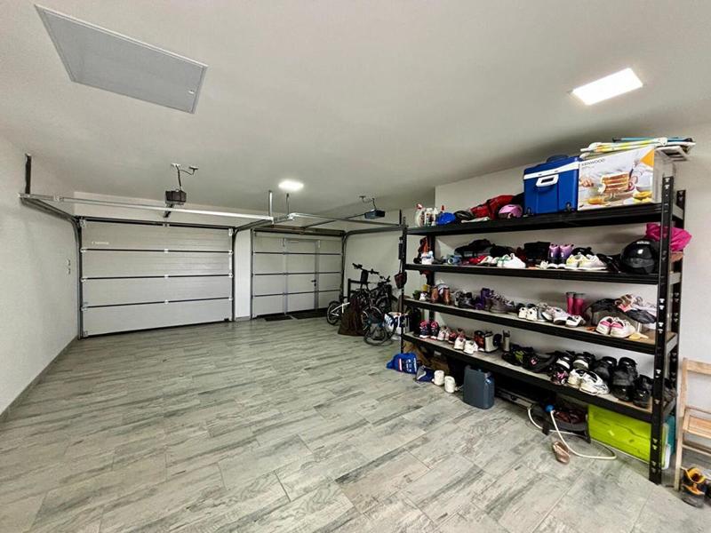 Maison - 301 m² - 9 pièces