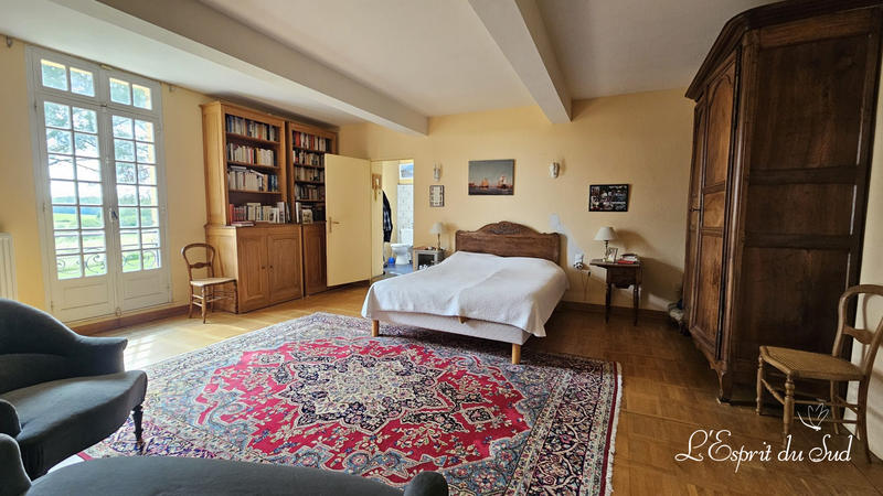 Bastide - 301 m² - 9 pièces