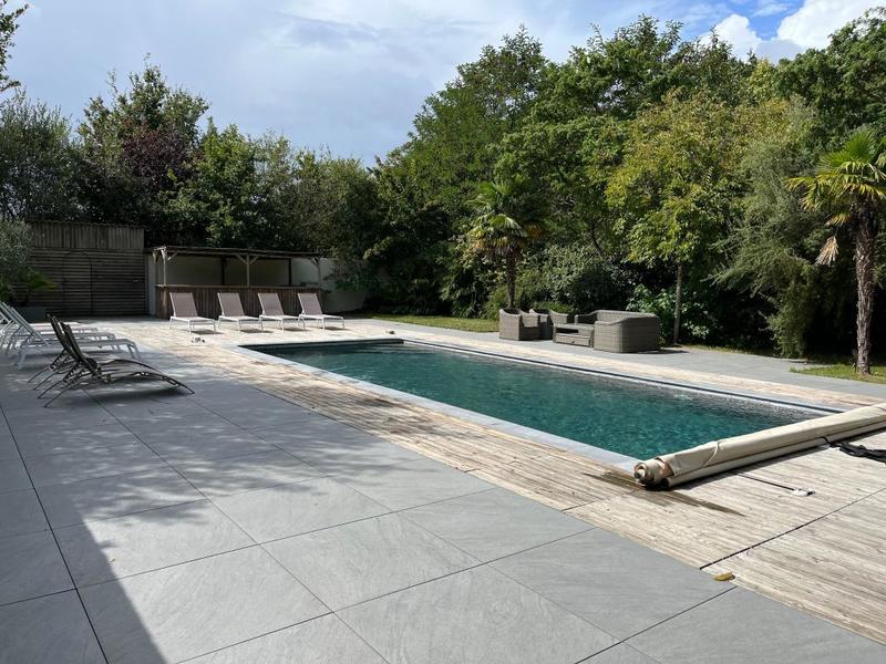 Chaumière - 312 m² - 9 pièces