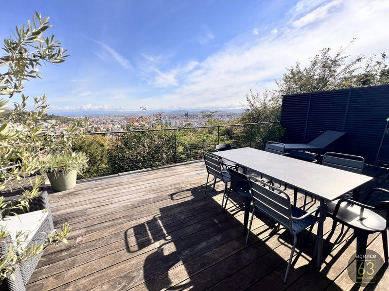 Maison - 110 m² - 4 pièces