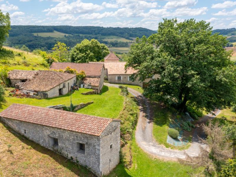 Maison - 218 m² - 7 pièces