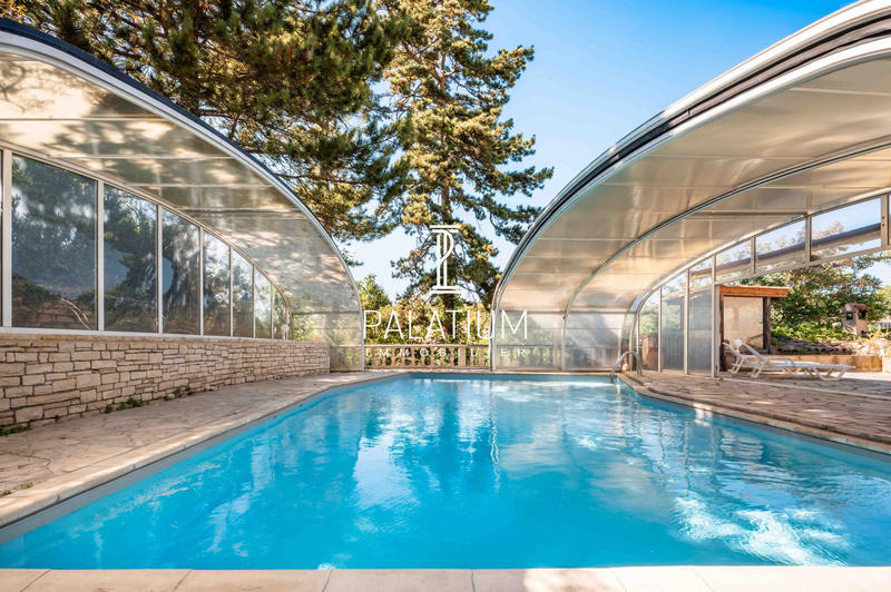 Château - 469 m² - 9 pièces