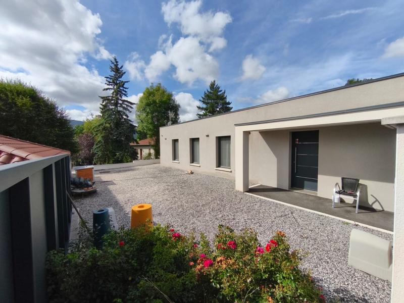 Villa - 199 m² - 6 pièces